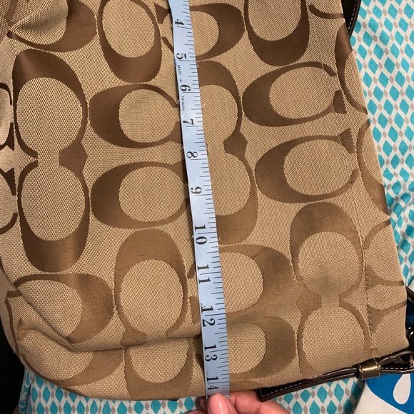 Coach - Picture 5 of 6